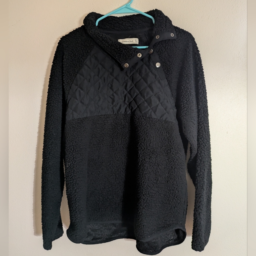 Abercrombie & Fitch Black Quilted Fleece Jacket
